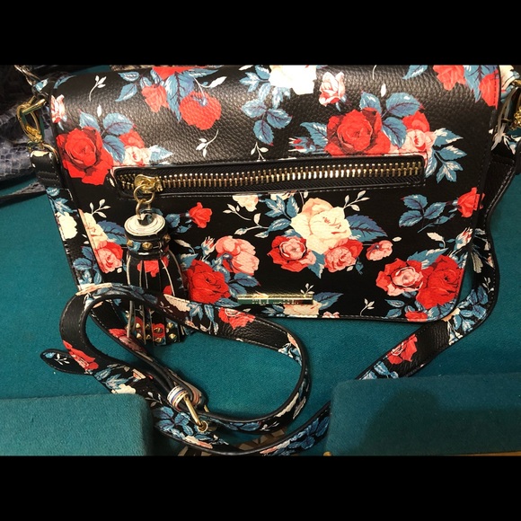 Purses - Picture 4 of 8